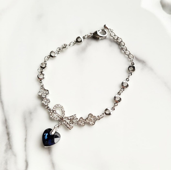 ⚡️BOGO 50% Off⚡️ Blue heart bracelet - Picture 2 of 3